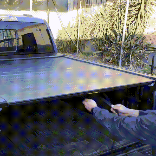 [2-in-1 Bundle] Colorado/Canyon Retractable Tonneau Cover w/ Rack System
